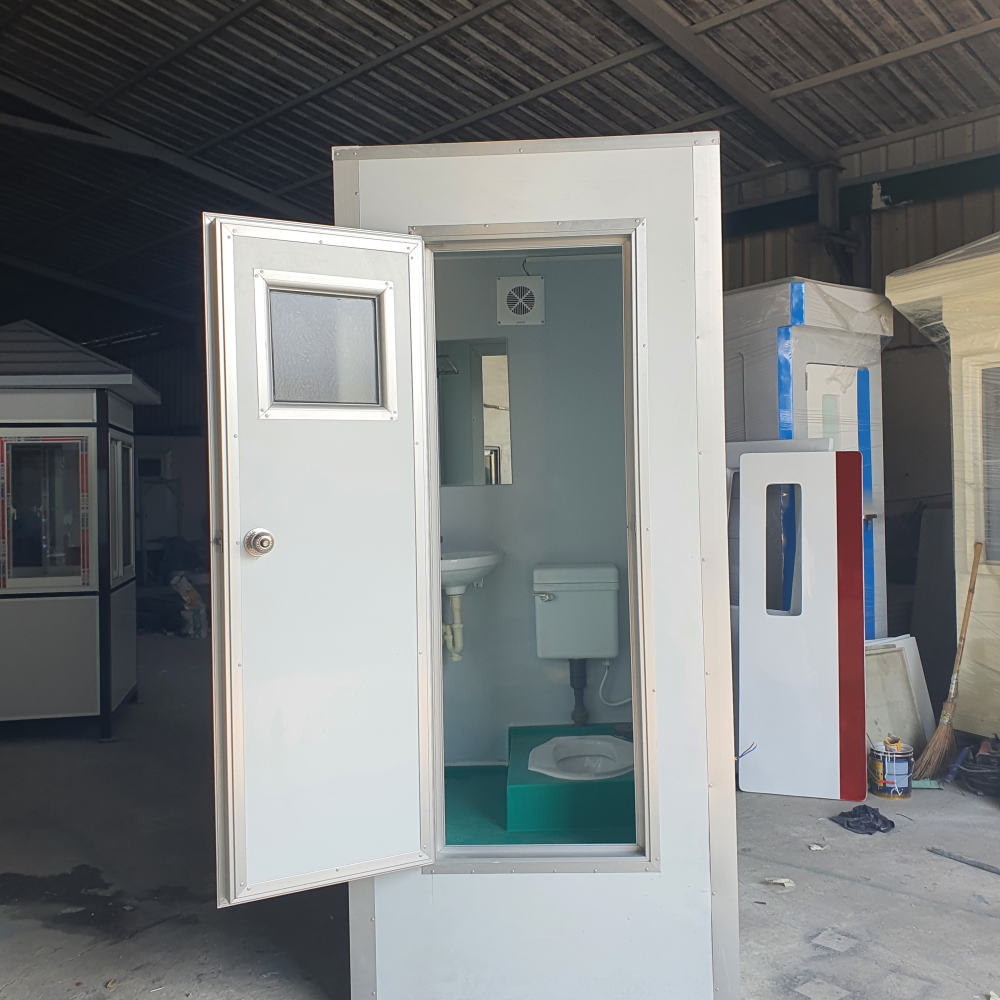 Nhà vệ sinh di động HMT04