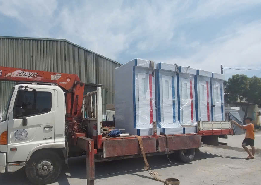 Nhà vệ sinh dã chiến phục vụ chống dịch