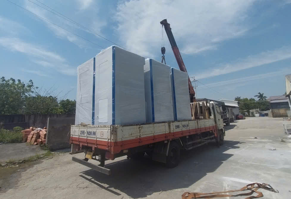 Giao nhà vệ sinh đi phục vụ chống dịch